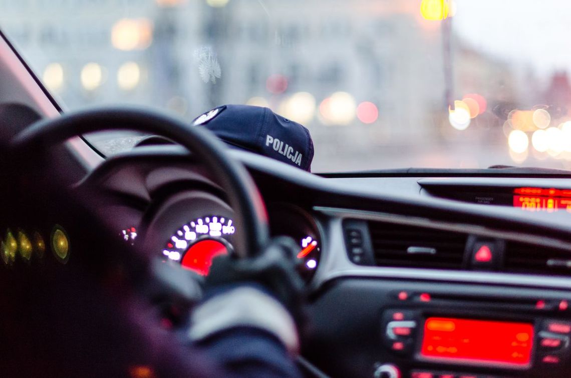 Łebcz: Tesla szybka niczym wiatr. 21-latek pędził 112 km/h w zabudowanym Łebcz: Tesla szybka niczym wiatr. 21-latek pędził 112 km/h w zabudowanym