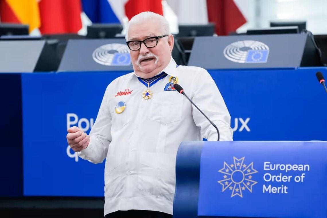 Lech Wałęsa nagrodzony Europejskim Orderem Zasługi