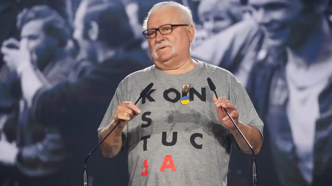 Lech Wałęsa wspólnie z Merkel i Zełenskim otrzymał Europejski Order Zasługi