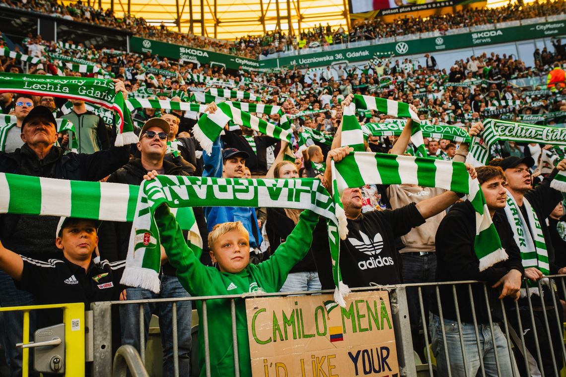 Lechia Gdańsk lepsza w derbach Trójmiasta! Dawid Kurminowski bohaterem meczu