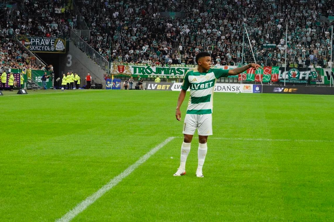 Lechia Gdańsk przegrała mecz z Radomiakiem na własne życzenie Camilo Mena