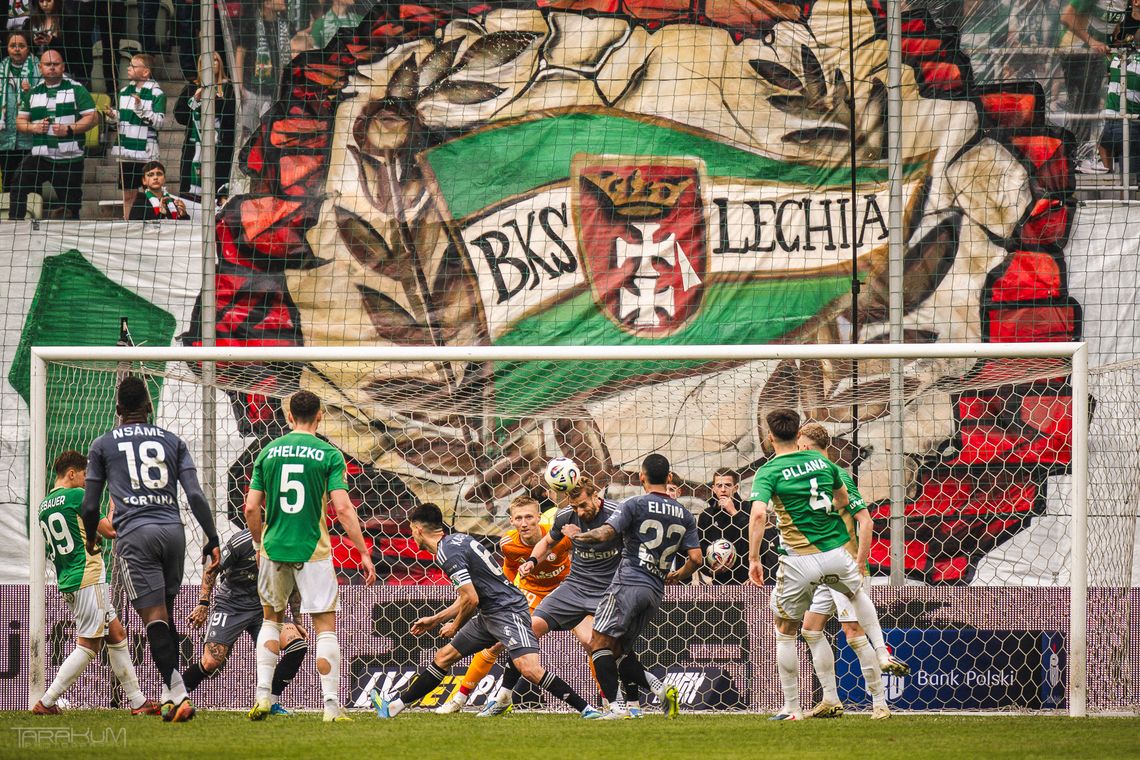 Termalica pogrążyła Arkę, Lechia Gdańsk zagra z nią o "życie"