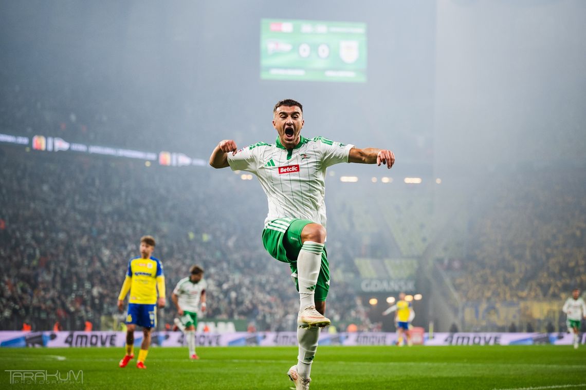 Lechia Gdańsk wygrywa 2:1 w 49. derbach Trójmiasta z Arką Gdynia przy pełnych trybunach Lechia Gdańsk wygrywa 2:1 w 49. derbach Trójmiasta z Arką Gdynia przy pełnych trybunach