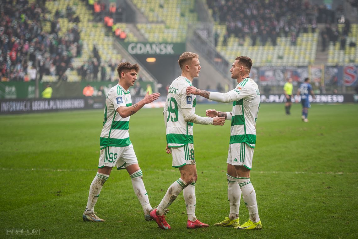 Lechia zarobi gigantyczne pieniądze? Napastnik na celowniku dwóch dużych klubów Lechia zarobi gigantyczne pieniądze? Napastnik na celowniku dwóch dużych klubów