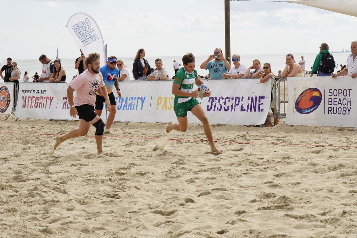 Legia, Topos i goście z Portugalii najlepsi na sopockiej plaży