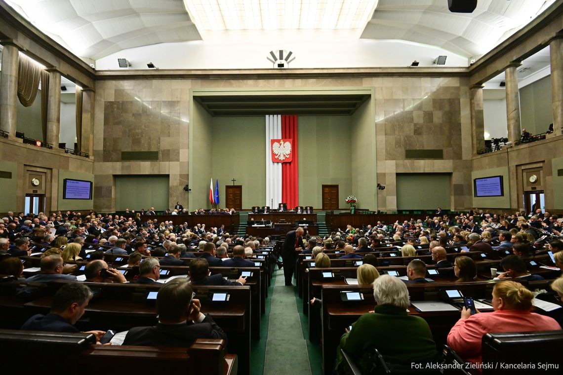 Lewica ma z Unią problem. Tyle że nie o słomki i nakrętki jej chodzi, lecz o wielki biznes Lewica ma z Unią problem. Tyle że nie o słomki i nakrętki jej chodzi, lecz o wielki biznes