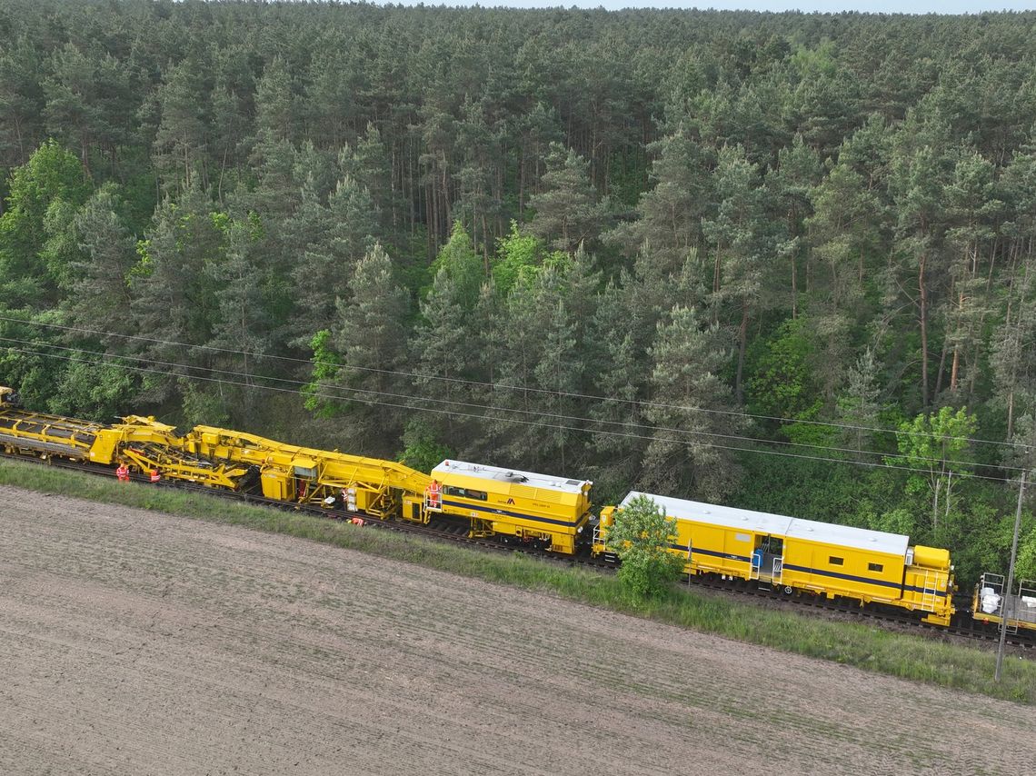 Linia kolejowa z Malborka do Elbląga przechodzi modernizację. Pociągi przyspieszą do 160 km/h maszyna PUN