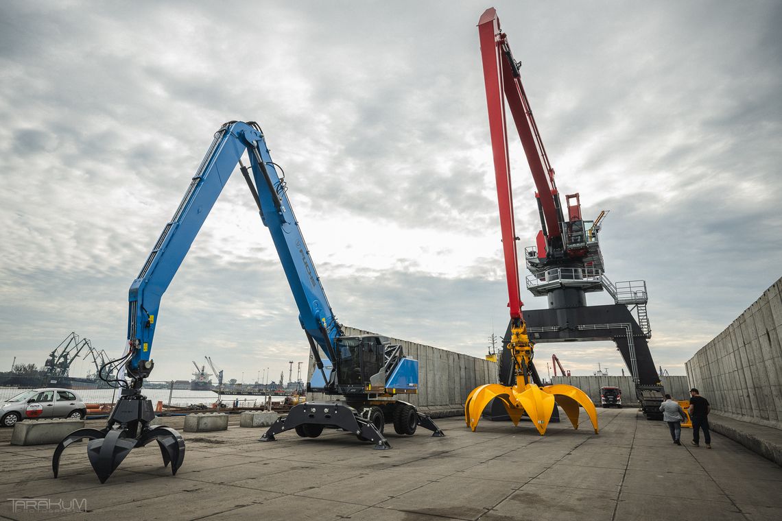 Mantsinen 300 - największy hydrauliczny dźwig na świecie działa już w Porcie Gdańsk Mantsinen 300 - największy hydrauliczny dźwig na świecie działa już w Porcie Gdańsk