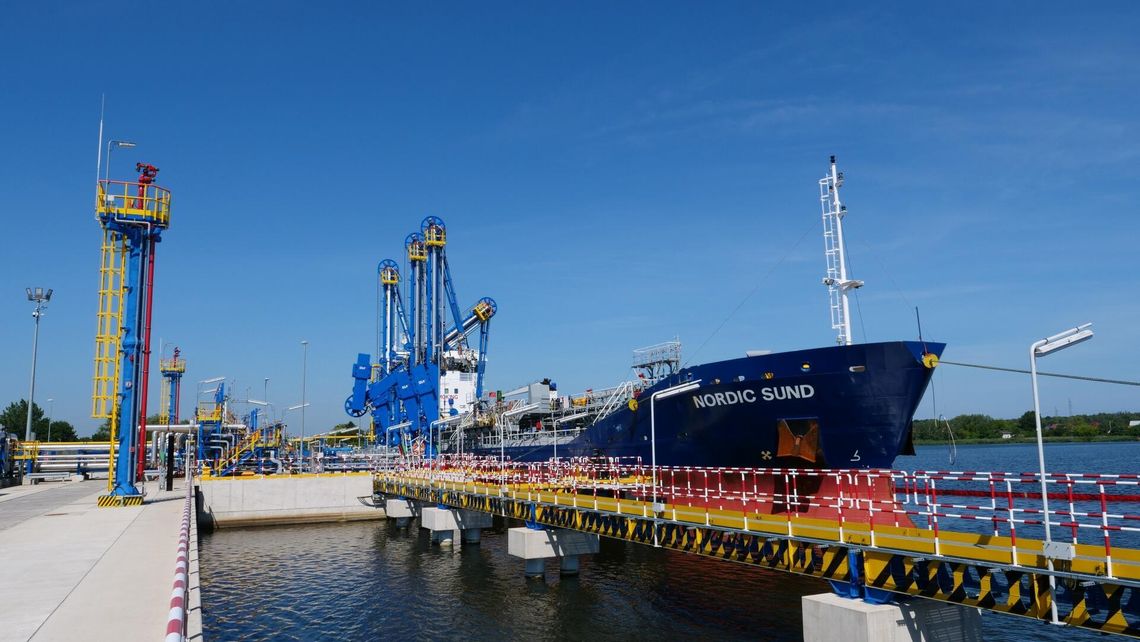 Martwa Wisła zyskała nowy terminal ORLEN. To ważna inwestycja dla Pomorza i całej Polski zbiornikowiec Nordic Sund przy nabrzeżu Morskiego Terminalu Przeładunkowego ORLEN w Gdańsku