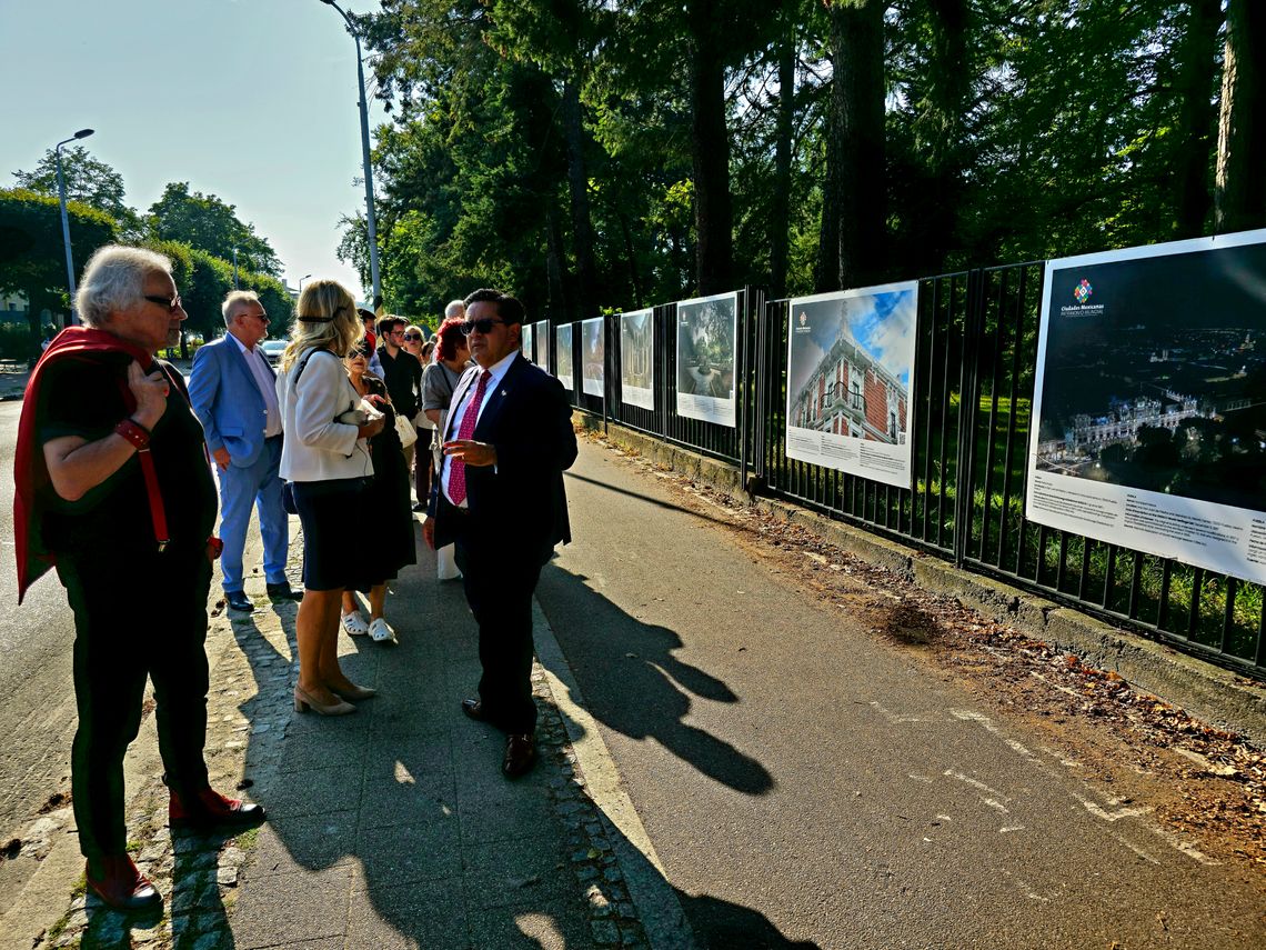 Meksyk w Oliwie. Wystawa fotografii na ogrodzeniu Parku Oliwskiego