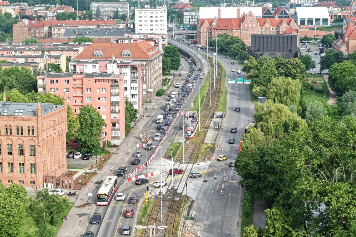 Mieszkańcy Gdańska długo na to czekali. Tramwaje wracają na ważną trasę, rusza też darmowy autobus Podwale Przedmiejeskie, Gdańsk