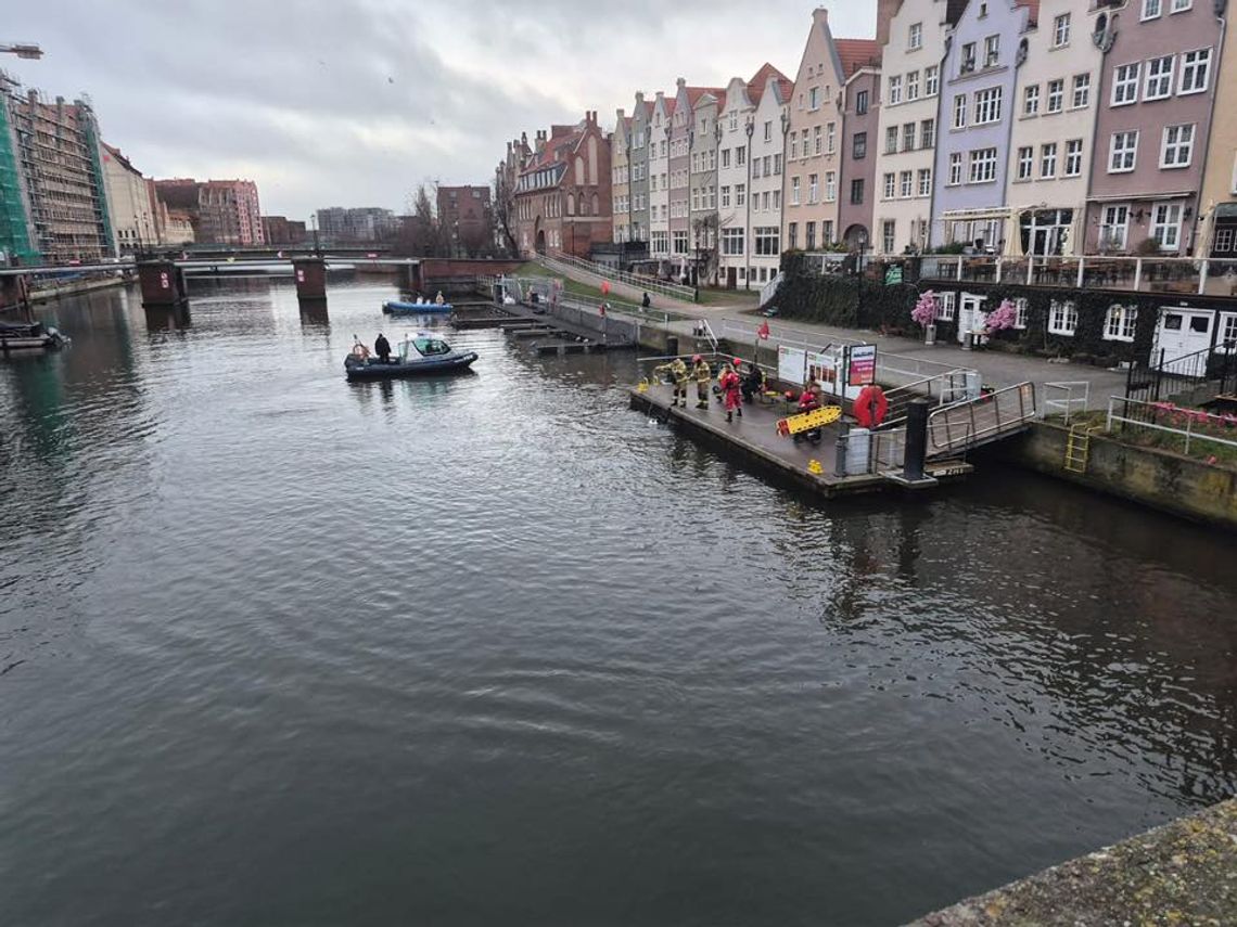 Akcja służb nad Motławą. Sprawcą fałszywego alarmu pijany 21-latek