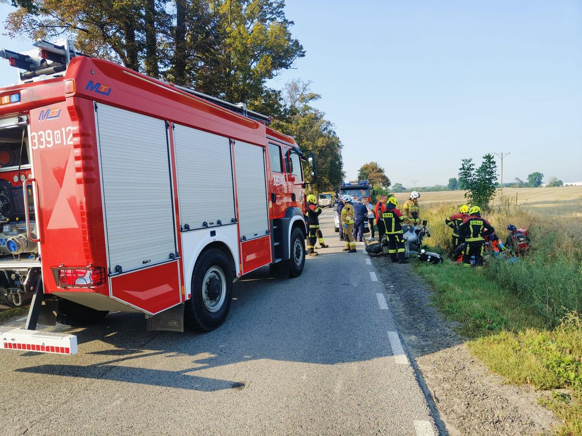 Motocyklista zderzył się z autem osobowym, w akcji śmigłowiec ratowniczy