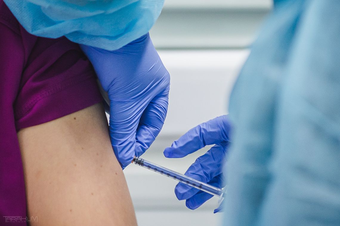 Można wyrzucić medyka z pracy za brak szczepień? Wytyczne Ministerstwa Zdrowia