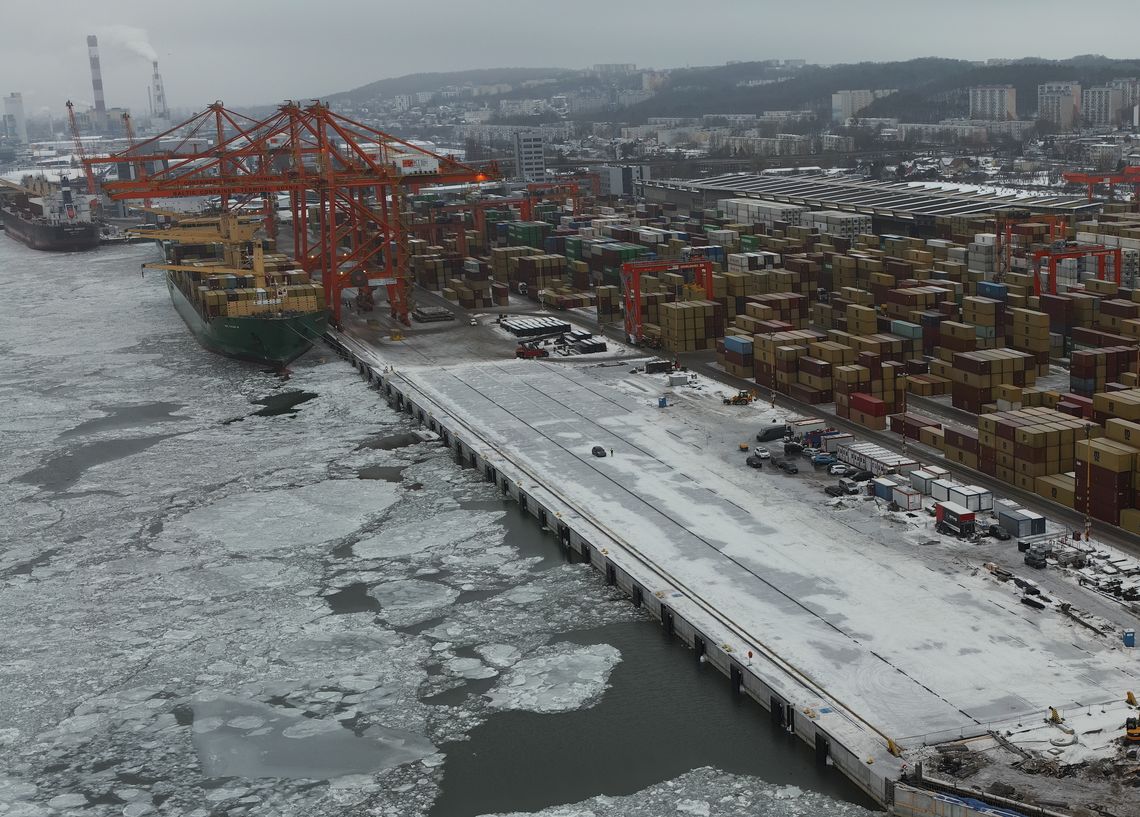 Nabrzeże Helskie oficjalnie otwarte. Port Gdynia może przyjmować olbrzymie kontenerowce Nabrzeże Helskie, Port Gdynia