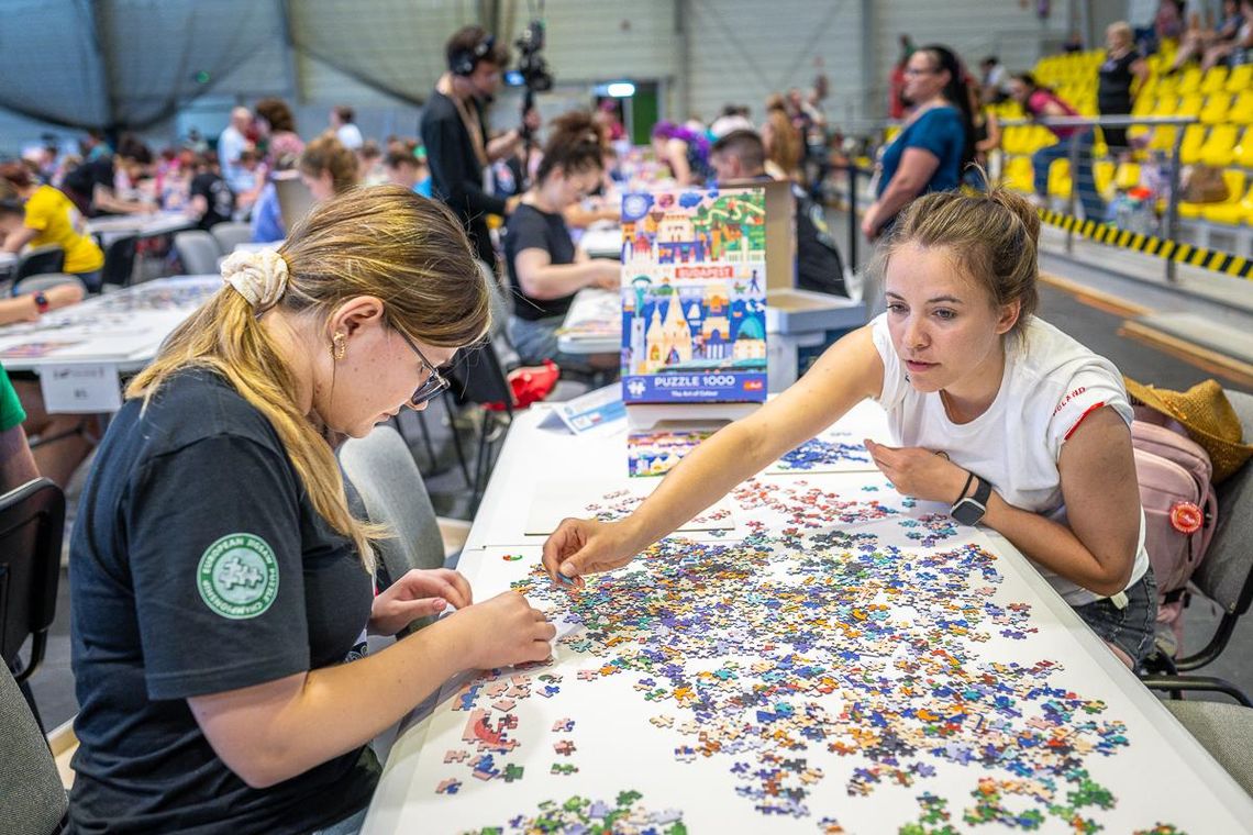 Największe słowo z puzzli na świecie? Trefl chce pobić rekord Guinessa!