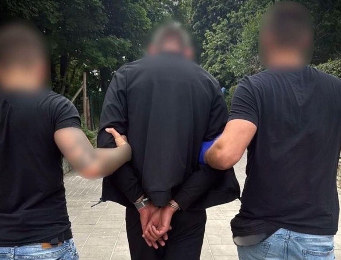 Napad na Oruni! Wrzucił 46-latka do stawu, ukradł mu trzy telefony i portfel zatrzymany