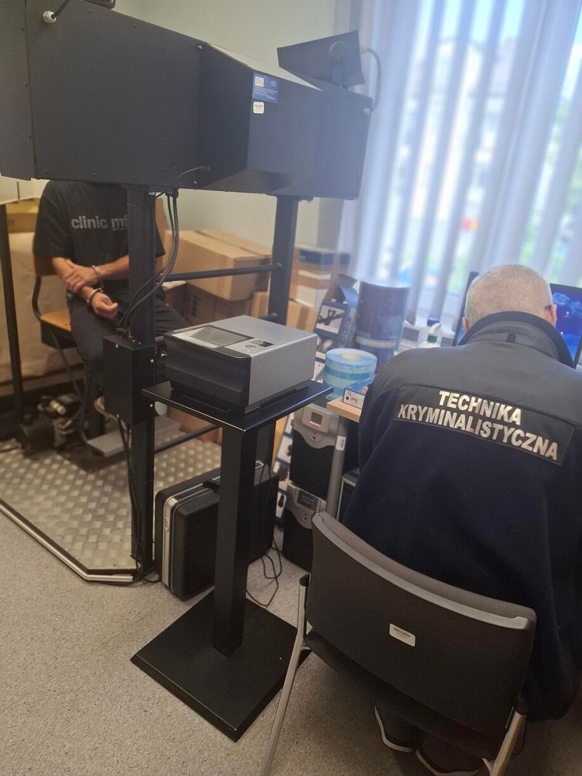 Narkotyki ukrył w torbie na jedzenie na dowóz. Zdradziło go nerwowe zachowanie Narkotyki ukrył w torbie na jedzenie na dowóz. Zdradziło go nerwowe zachowanie