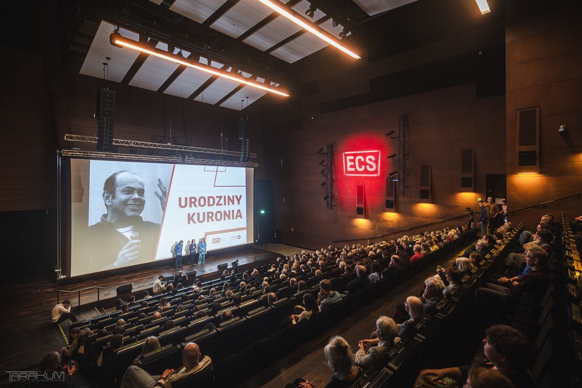 Nasza rewolucja, czyli miłość jest najważniejsza. Jakubik i Popławska o filmie o Jacku Kuroniu Nasza rewolucja, czyli... miłość jest najważniejsza. Urodziny Jacka Kuronia w ECS