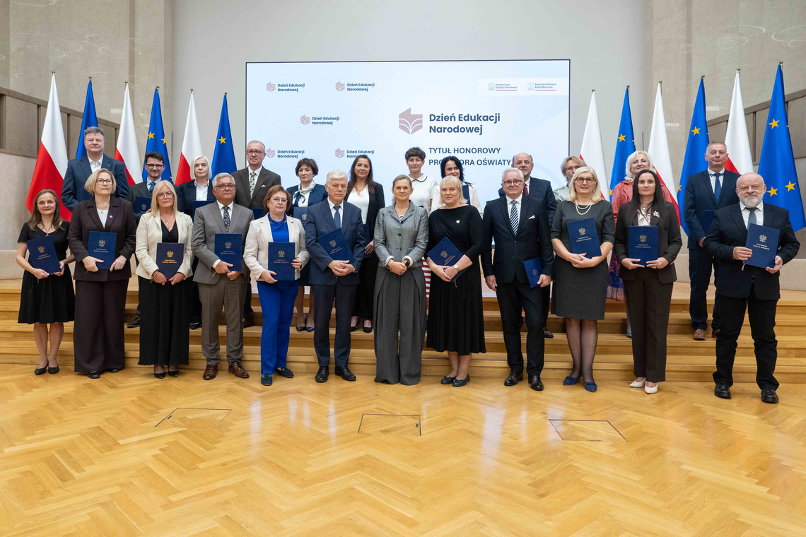 Nauczyciele z Pomorza z tytułem honorowego profesora oświaty. To najwyższe wyróżnienie dla nauczycieli w Polsce Anna Rzepa, Jan Stawicki, III LO w Gdyni, Technikum nr 3 w Malborku