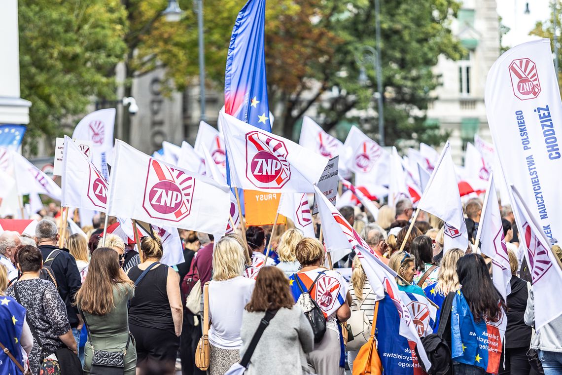 Nauczyciele znów wyjdą na ulicę. 1 września protest przed siedzibą MEN
