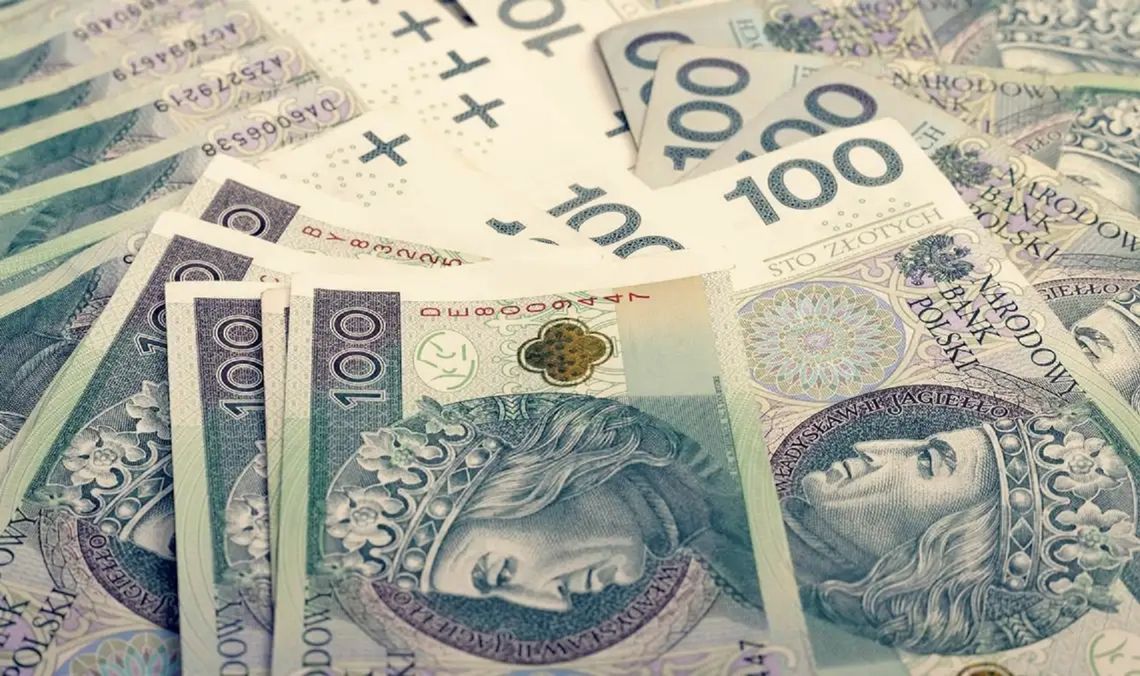Senior stracił blisko 300 tysięcy złotych. Dał się oszukać na fikcyjne akcje Orlenu