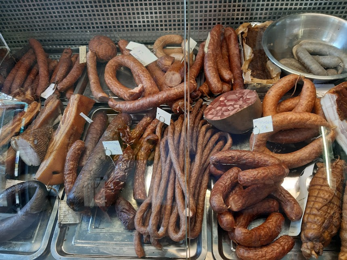 Nie ma wielkanocnego stołu bez dobrej szynki. Jak robiono ją przed laty?