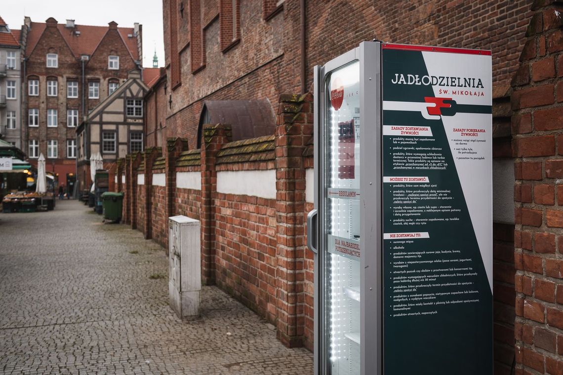 Jadłodzielnia św. Mikołaja, lodówka społeczna, Gdańsk