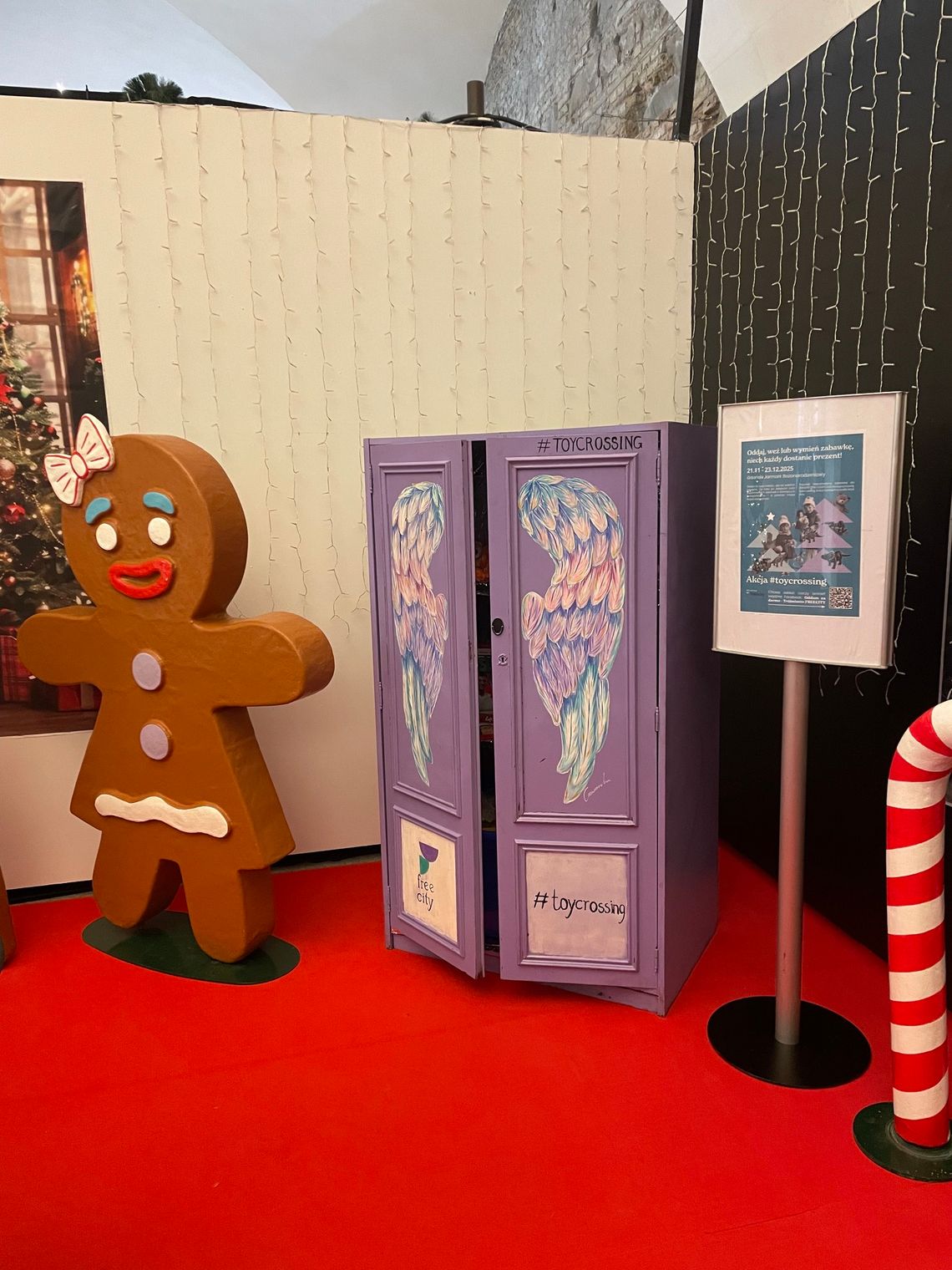 szafa z anielskimi skrzydłami, toycrossing, Jarmark Bożoarodzeniowy 2025 w Gdańsku