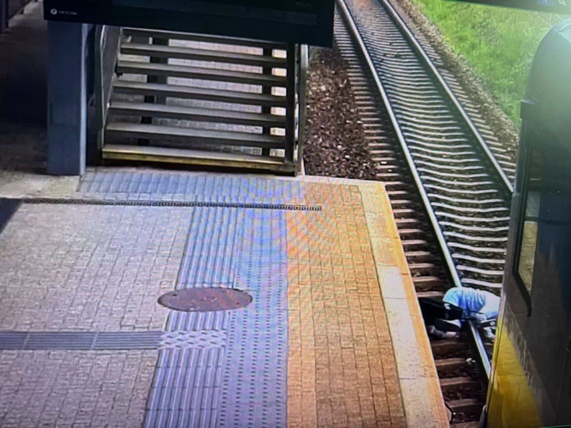 Niebezpieczny wypadek na stacji SKM Rumia Janowo! Pijana kobieta wpadła na tory pijana kobieta, która spadła na tory SKM, Rumia Janowo