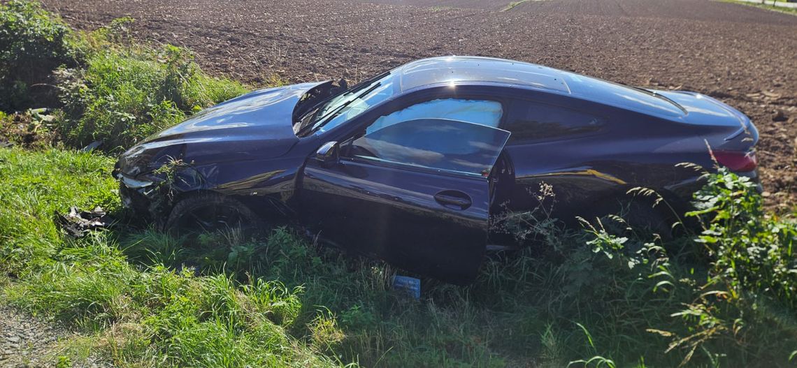 Niebezpieczny wypadek w powiecie puckim. Jedna osoba zakleszczona w pojeździe Niebezpieczny wypadek w powiecie puckim. Jedna osoba zakleszczona w pojeździe
