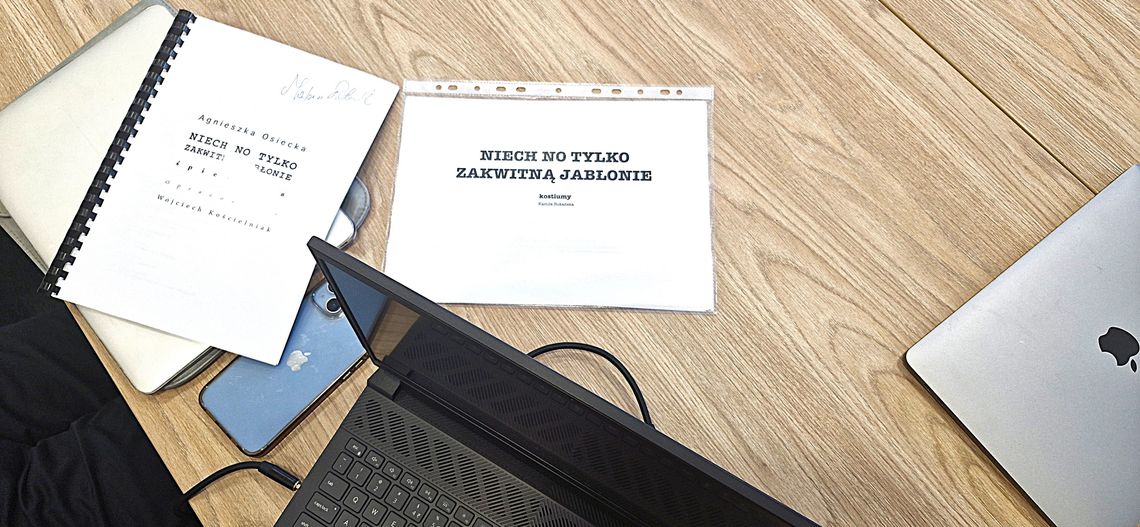 „Niech no tylko zakwitną jabłonie”, czyli historia Polski w piosenkach – przed premierą  w Słupsku