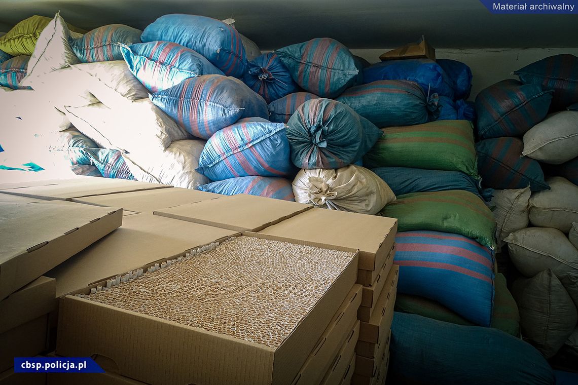 nielegalna fabryka papierosów