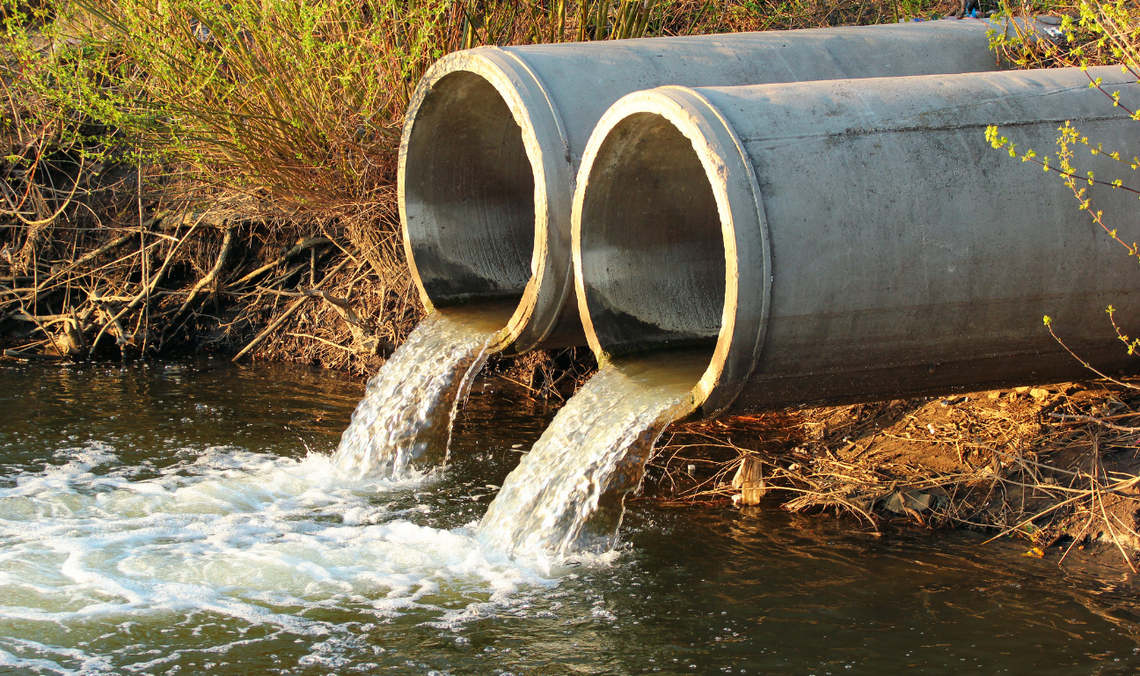 Nielegalny zrzut ścieków w Gdyni. Służby uspokajają: Woda pitna pozostaje bezpieczna