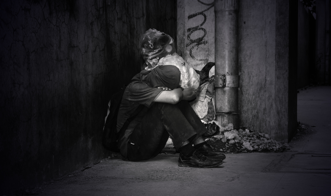 Nowa aplikacja pomaga bezdomnym. Jedno kliknięcie może uratować życie Nowa aplikacja w Gdańsku pomaga bezdomnym. Jedno kliknięcie może uratować życie