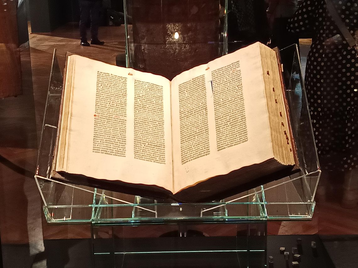 Zabytek, który zmienił historię Europy, teraz zmieni muzeum w Pelplinie Biblia Gutenberga w Pelplinie w centrum nowej strategii muzeum