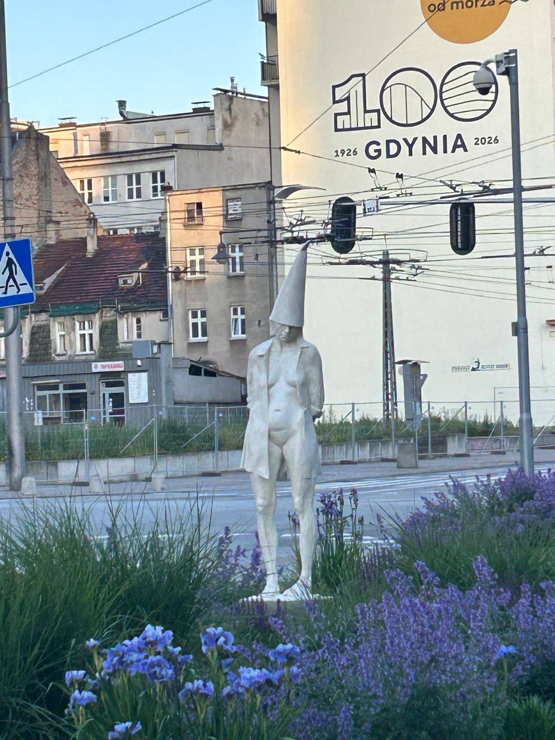 „Kobieta ze Skweru Kościuszki”, Tewu