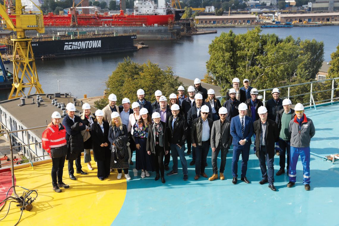 bankowcy na pokładzie Jantar Unity