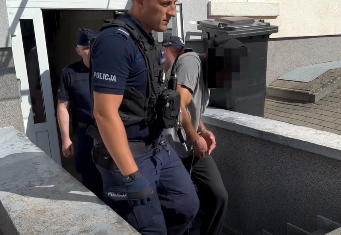 Nożownik z Bytowa aresztowany. Usłyszał zarzut zabójstwa w warunkach recydywy nożownik, Bytów