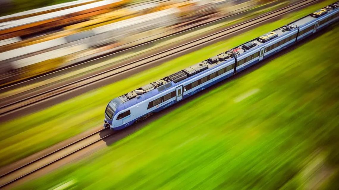 PKP: Dla bezpieczeństwa koniec z przesyłkami konduktorskimi w pociągach Intercity