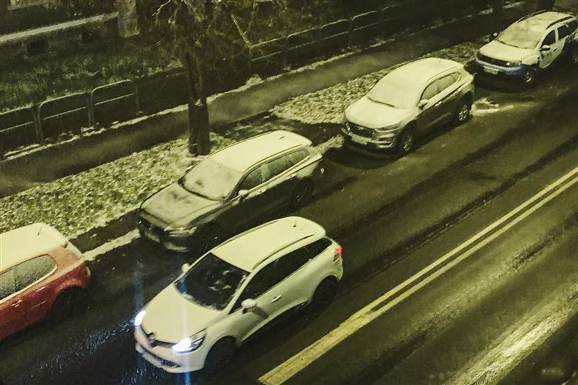 śnieg, ulica, samochody