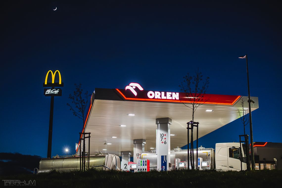 Orlen wspiera polskie firmy. Jak gigant paliwowy wdraża ideę „local content”? stacja paliw Orlen