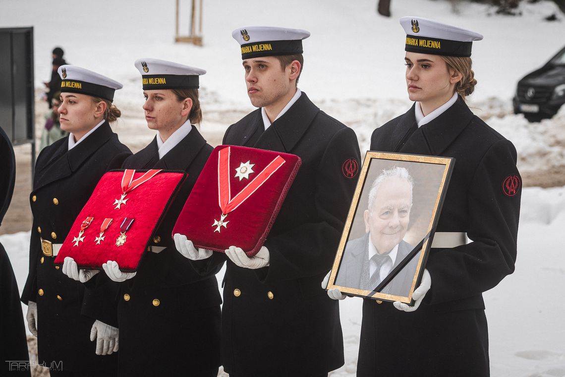 Ostatnia droga prof. Januszajtisa. Nie tylko książki i artykuły nam po Nim zostały Odszedł prof. Andrzej Januszajtis. Gdańsk pożegnał wybitnego historyka