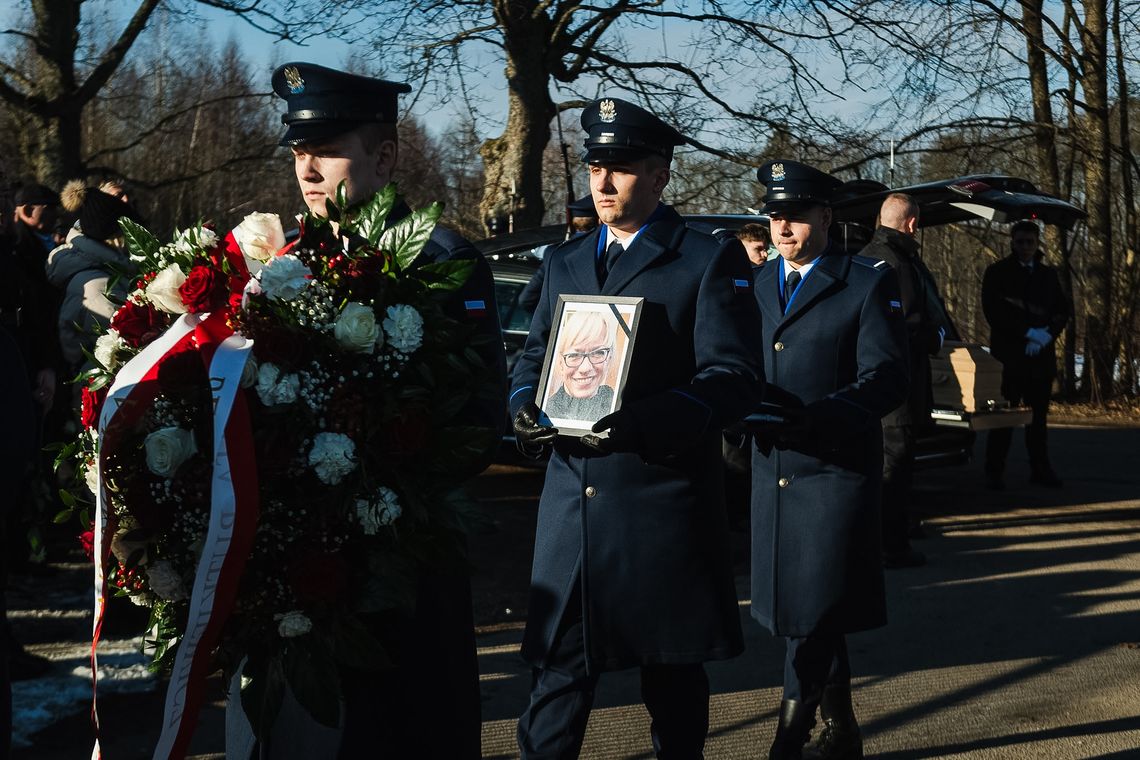 Ostatnia droga nadkomisarz Beaty Kurek. Setki ludzi żegnały osobę pełną ciepła i empatii