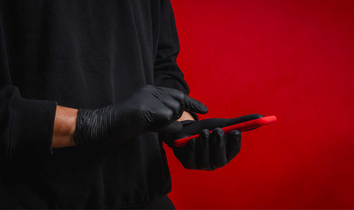 Oszustwo na policjanta i pracownika banku. Mieszkanki Pomorza straciły 360 tys. zł Oszustwo na policjanta i pracownika banku. Mieszkanki Pomorza straciły 360 tys. zł