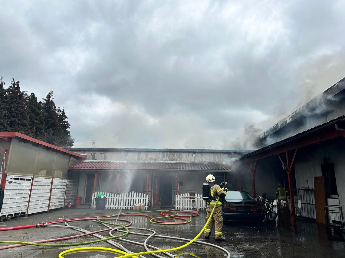 Pożar hostelu w Żukowie. Trzy osoby ranne, jedna trafiła do szpitala