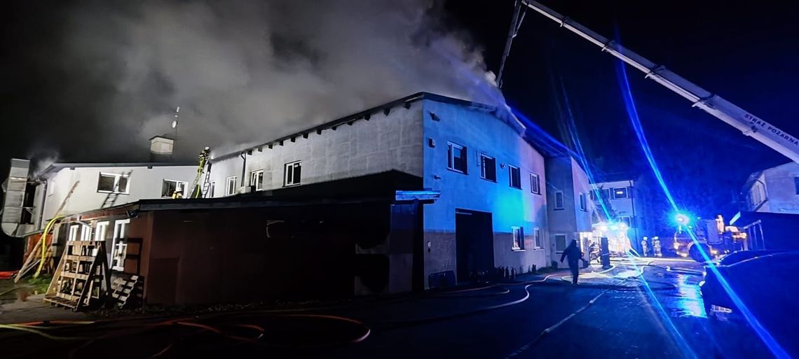 pożar lakierni w Łężycach