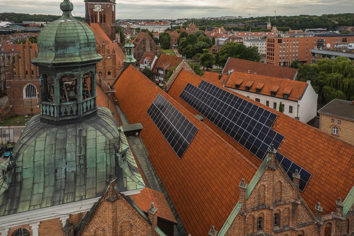 Panele fotowoltaiczne nadal na dachu bazyliki św. Brygidy. Będzie kolejna kara? Panele fotowoltaiczne nadal na dachu bazyliki św. Brygidy. Będzie kolejna kara?