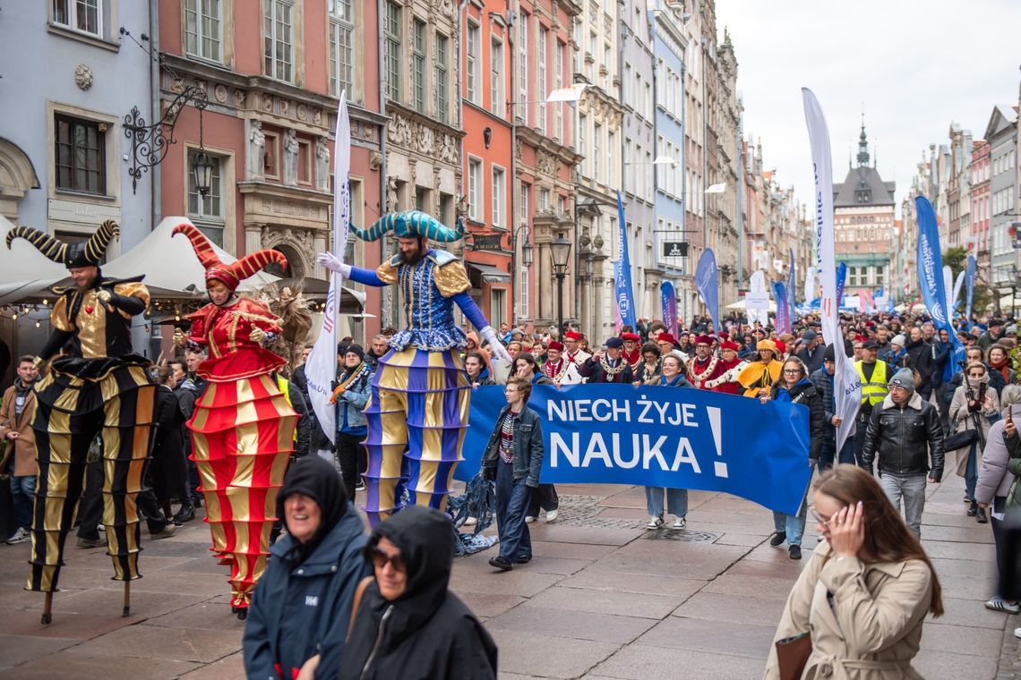 Parada Uczelni Fahrenheita przeszła ulicami Gdańska