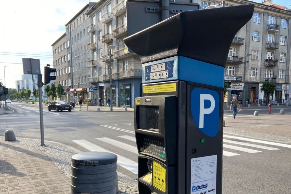 Parkomat pokazał „dzień bez opłat”, przyszła kara. Głośno o sprawie z Gdyni